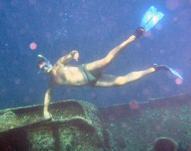 Am Wrack vor Pomonte